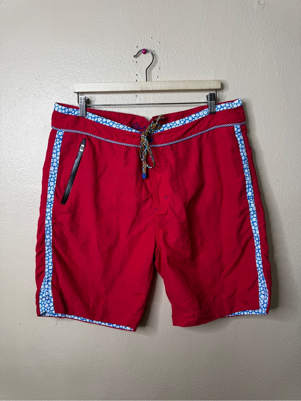 Robert Graham Mens Size 38 Swim Trunks Red Floral Trim Lined Drawstring